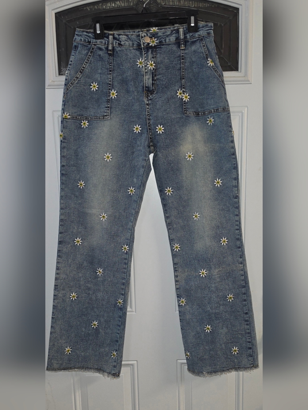 Source Unknown Blue Straight-Leg Daisy Embroidered Jeans
